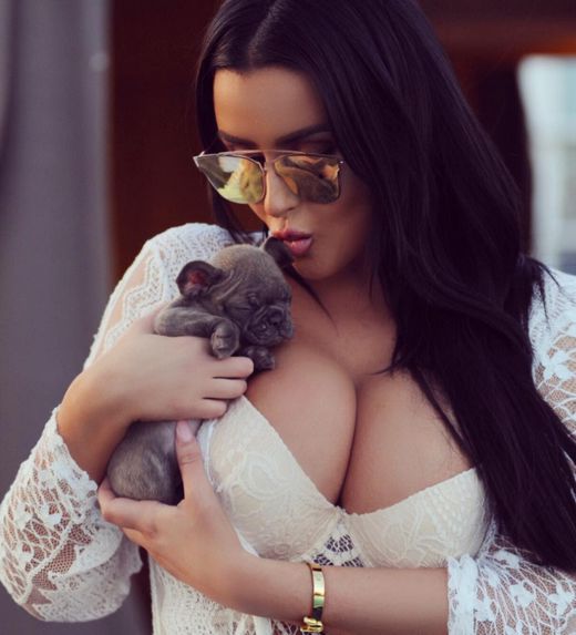 Abigail Ratchford cleavage