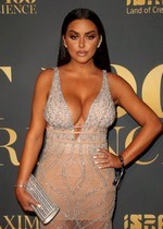 Abigail Ratchford cleavage