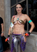 Adrianne Curry cosplay