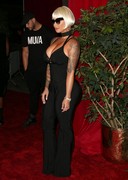 Amber Rose cleavage