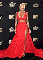 Amber Rose cleavage