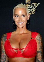 Amber Rose cleavage