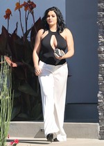 Ariel Winter cleavage