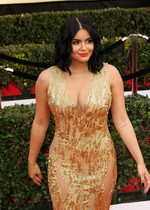 Ariel Winter cleavage