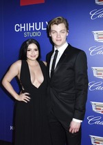 Ariel Winter cleavage