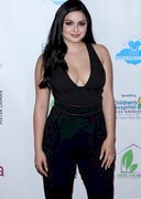 Ariel Winter cleavage