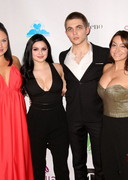 Ariel Winter cleavage