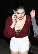 Ariel Winter cleavage