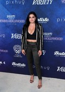 Ariel Winter cleavage