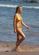 Brooklyn Decker is a bikini babe