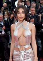 Chantel Jeffries cleavage