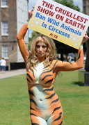 Chantelle Houghton in body paint