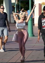 Courtney Stodden nip slip