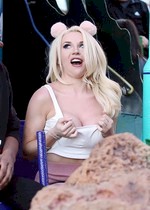 Courtney Stodden nip slip