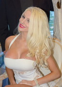 Courtney Stodden cleavage