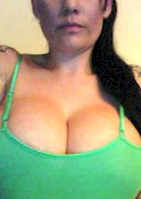 Dhalia Dark show tits on webcam