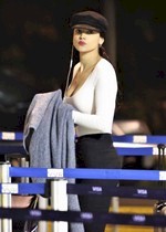 Eiza Gonzalez cleavage