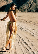 Naked babe in the desert