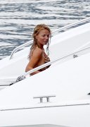 Geri Halliwell topless candids