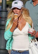 Heidi Montag eating ice cream