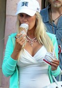 Heidi Montag eating ice cream