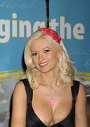 Holly Madison cleavage