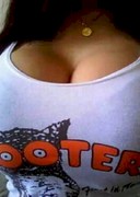 Hooters Girls