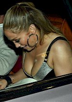 Jennifer Lopez cleavage