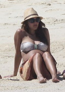 Jessica Alba bikini candids