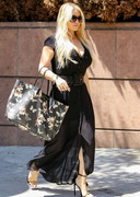 Jessica Simpson cleavage candids