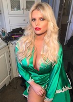 Jessica Simpson cleavage