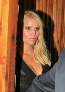 Jessica Simpson cleavage