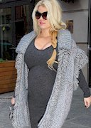 Jessica Simpson pregnant cleavage