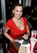 Jordan Carver cleavage