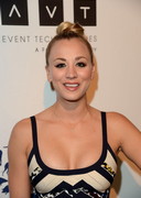 Kaley Cuoco cleavage