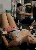 Flashing tits at the gym