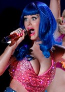 Katy Perry got big tits and blue hair