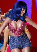 Katy Perry got big tits and blue hair