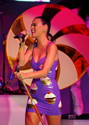 Katy Perry cleavage in concert