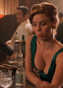 Kelli Garner cleavage