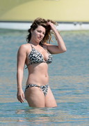 Kelly Brook wet in a bikini