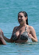 Kelly Brook wet in a bikini