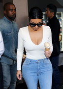 Kim Kardashian is braless