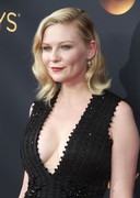 Kirsten Dunst cleavage