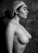 Exotic girl posing nude