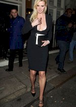 Lara Stone cleavage