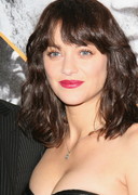 Marion Cotillard cleavage in Paris