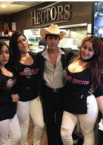 Mariscos Hector waitress