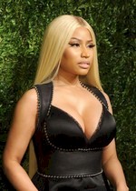 Nicki Minaj cleavage