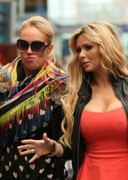 Nicola Mclean pokies cleavage